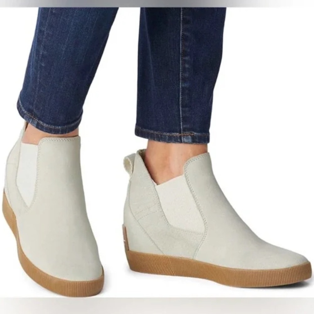 SOREL Out N About White Slip-On Wedge Ankle Boots Suede 7 Shoe casual